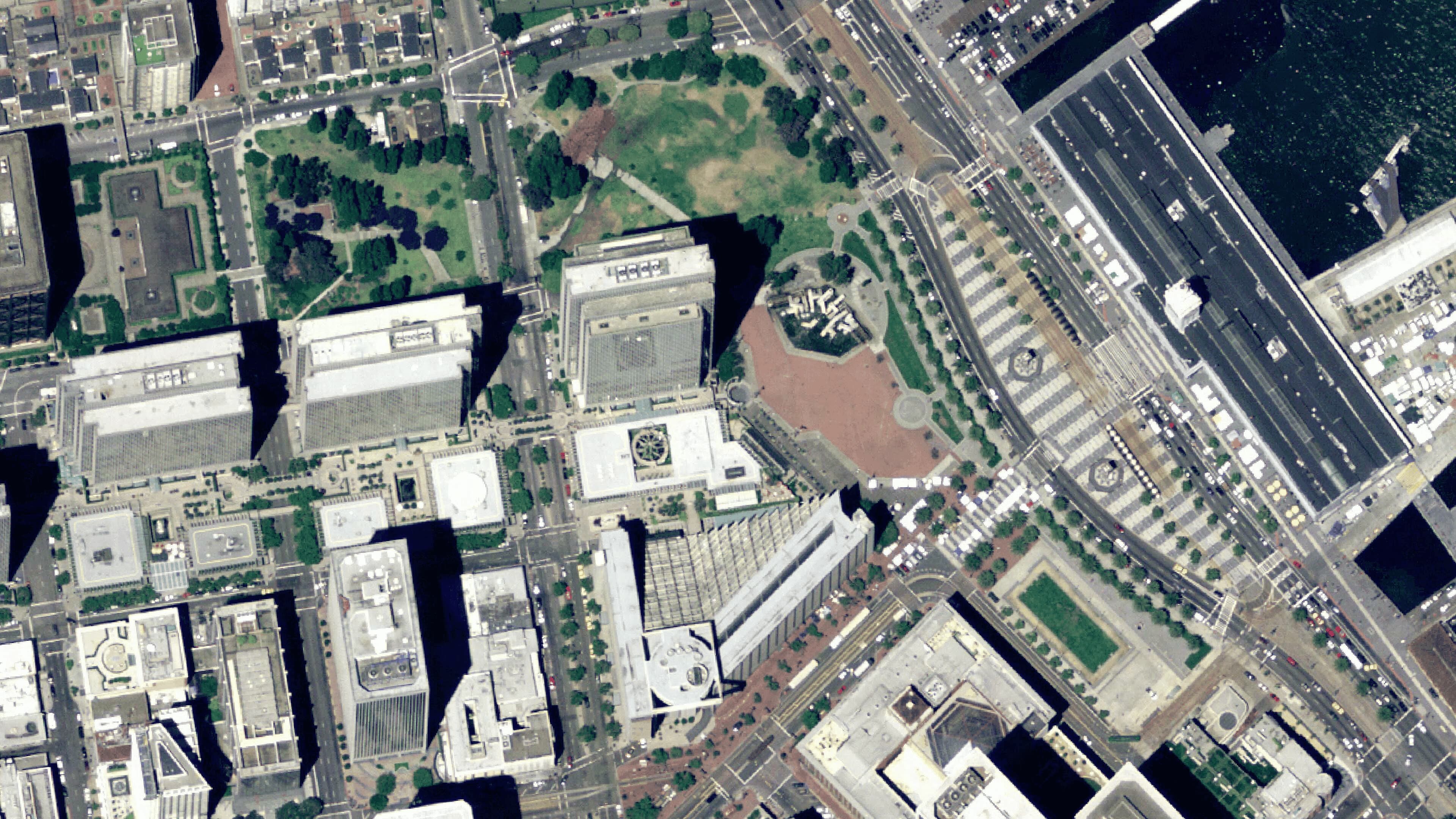 2006-06-01 aerial (200606_monterey_county_coast_ca_0x5m_utm_clr-sfo_15c17)