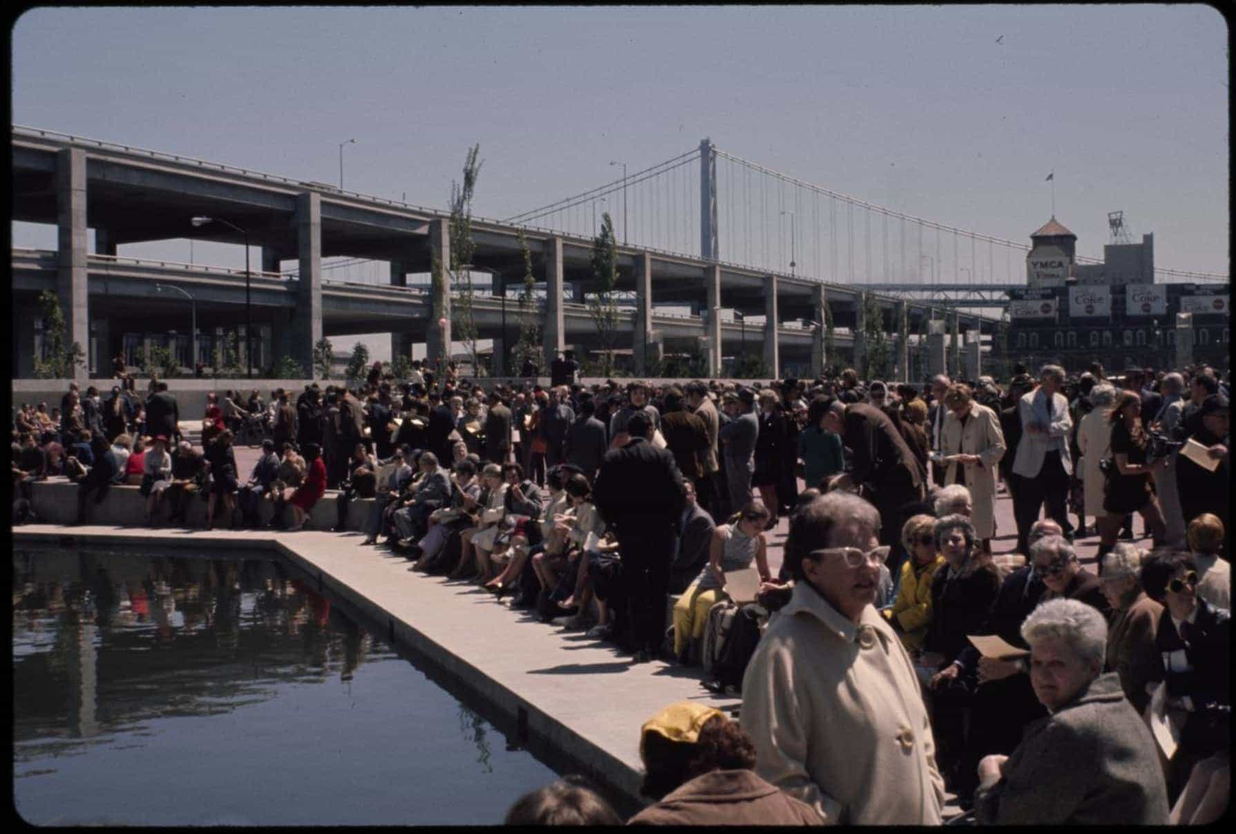 Plaza crowd 1971-04-22